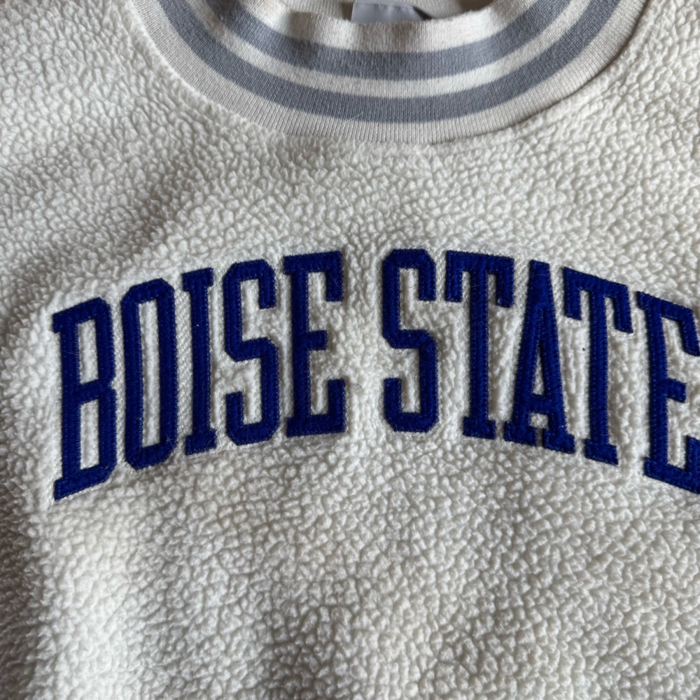 Boise State Champion Cropped Fleece Crewneck Pull Over Cream Blue XL - Picture 2 of 5